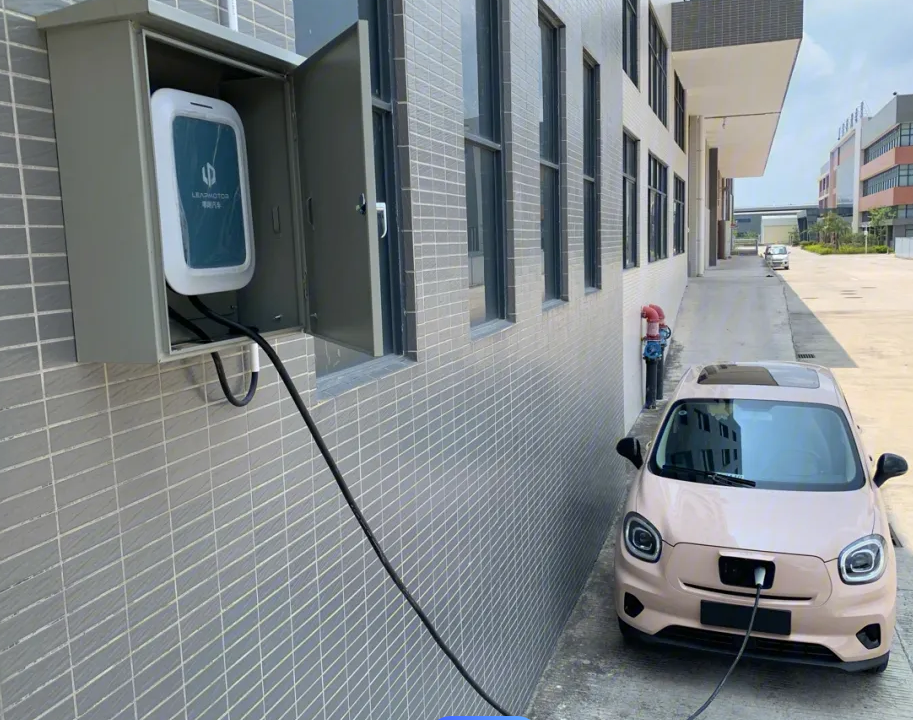 “三驾马车”让共享充电桩落地家门口