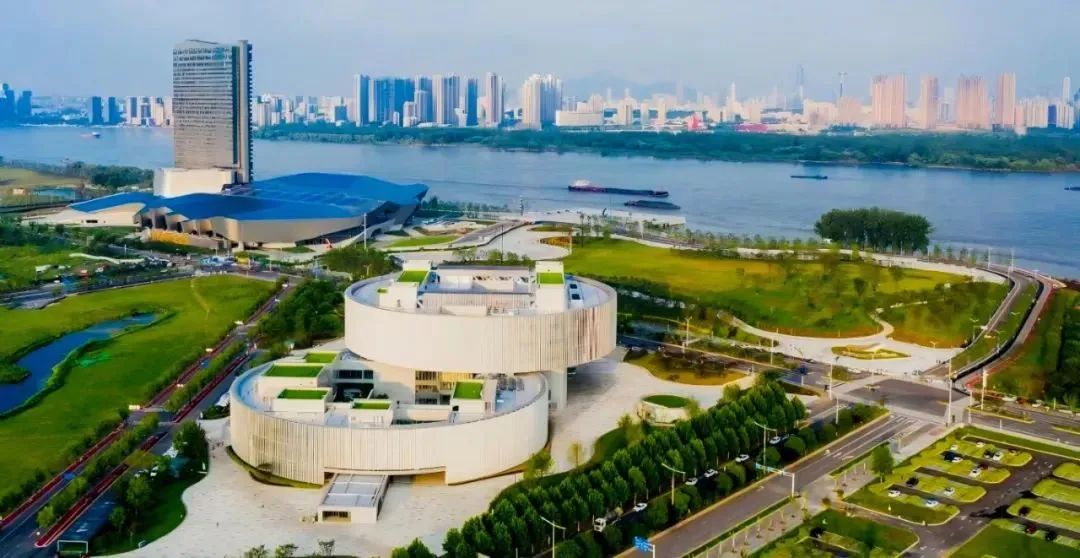 习近平:坚持先立后破,使清洁能源平稳有序替代传统能源!