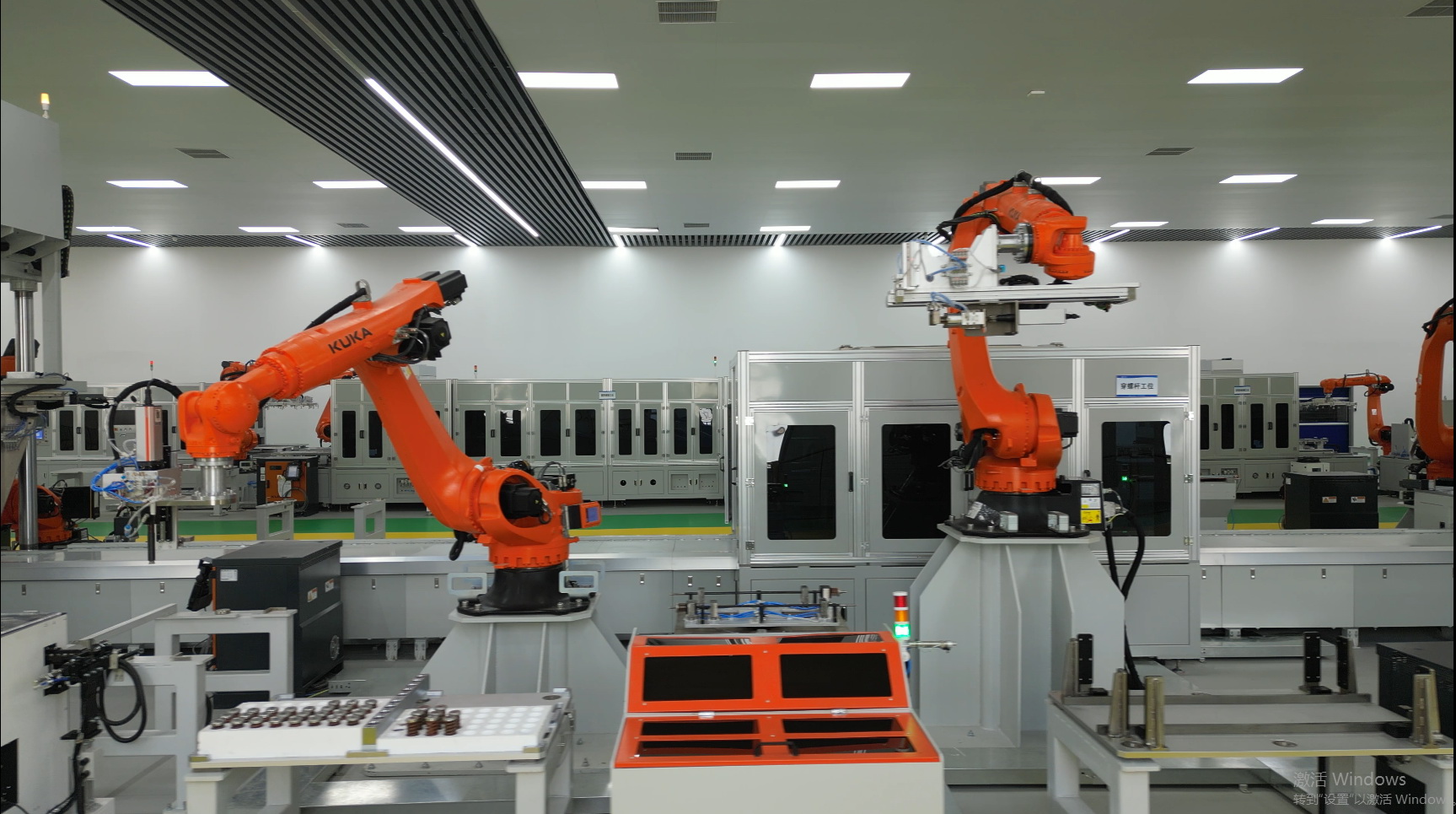 新兴际华集团国内首条全钒液流电池自动化生产线下线